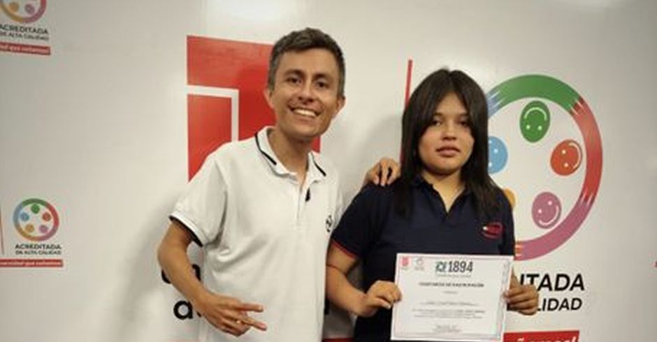 ¡HISTÓRICO LOGRO ACADÉMICO! EDNA LICETH PULECIO BARRERA
